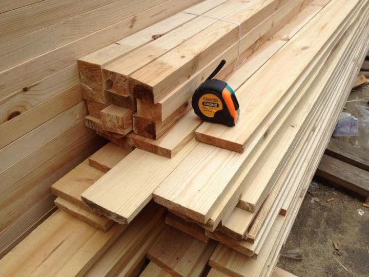 Как выбирать доски для деревянного дома