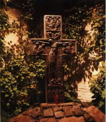 Освещение мемориального креста в Сретенском монастыре