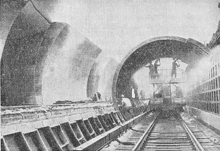 Демонтаж тоннеля при сооружении станции «Горьковская»